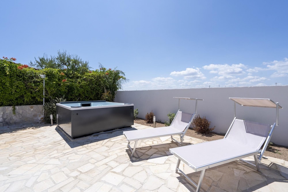 Seaside House With Jacuzzi by Wonderful Italy view 3