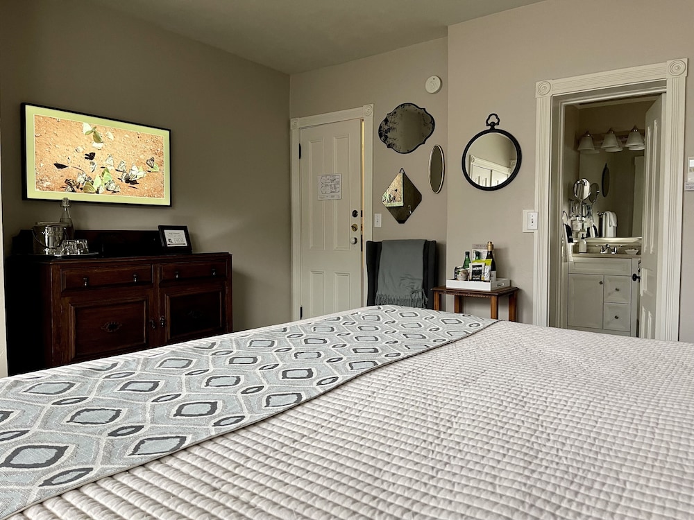 Ashland Vacations - McCall House Boutique Inn - Property Image 41