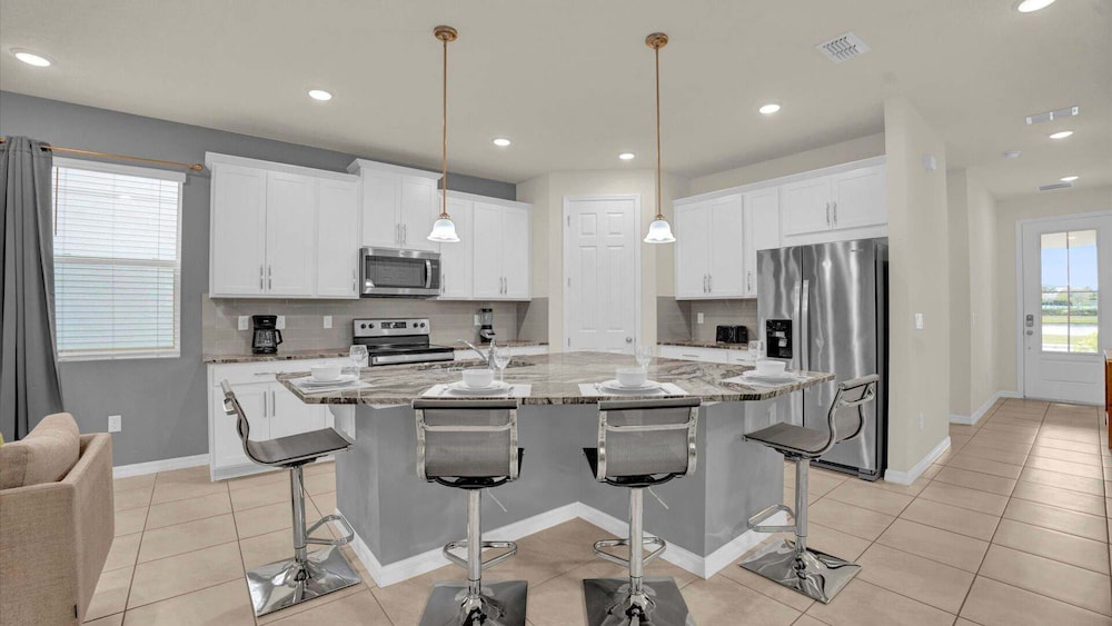 Upstay: Large Resort Home w Private Pool & Hot Tub