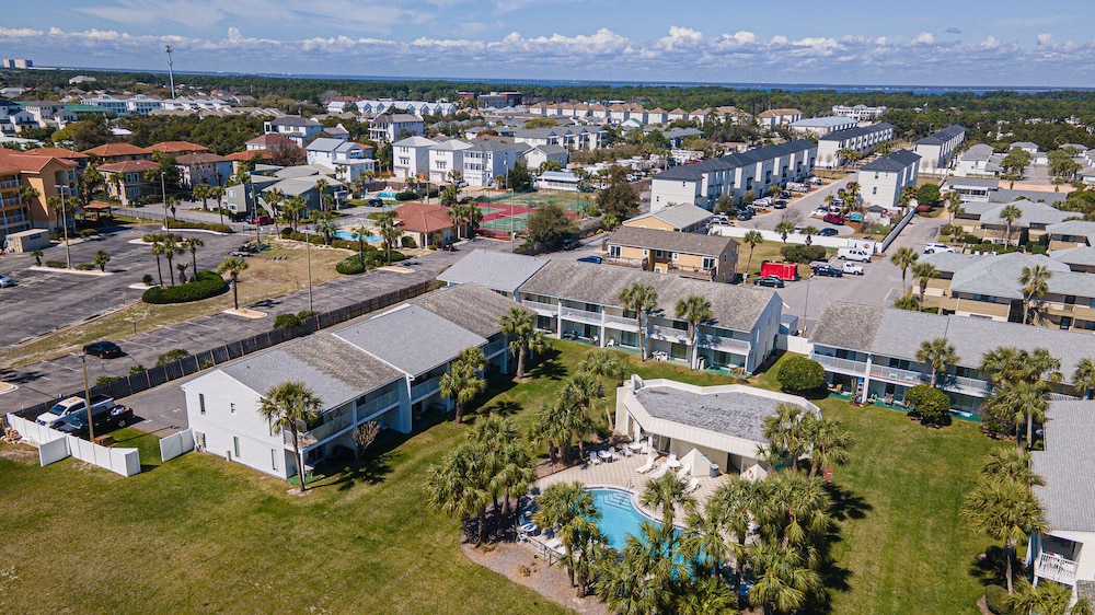 Rum Runner's Retreat - Miramar Beach view 3