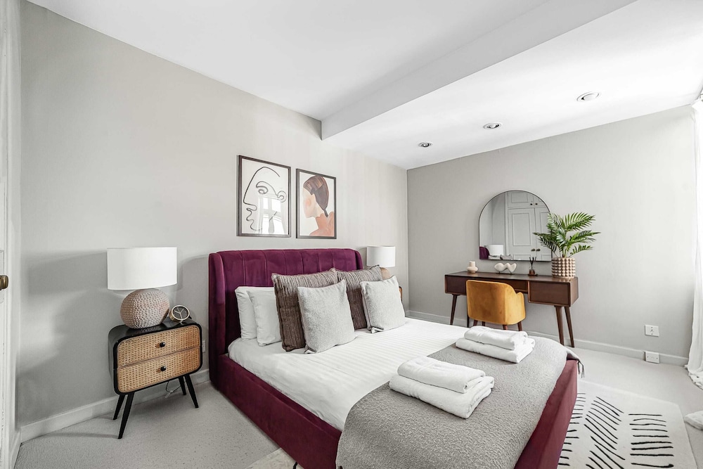 Chic Flat With Stunning City Views