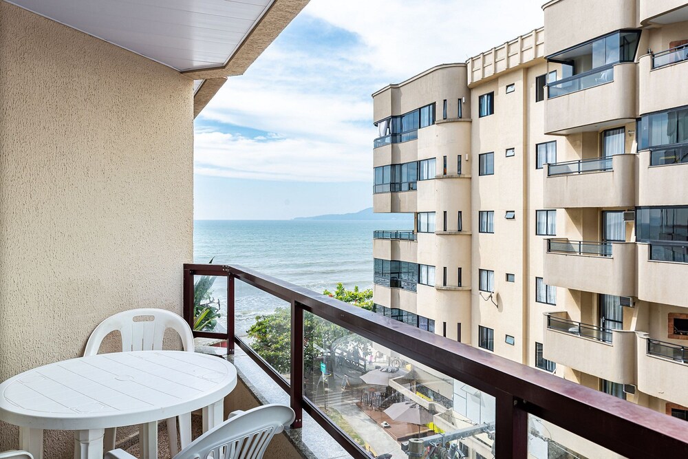 Apt Foot in the Sand sea View in Meia Praia Evb308