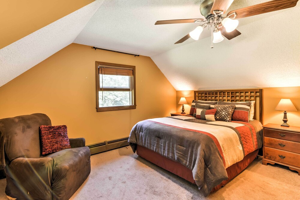 Black Mountain Cabin w/ Screened Porch + Views! view 5