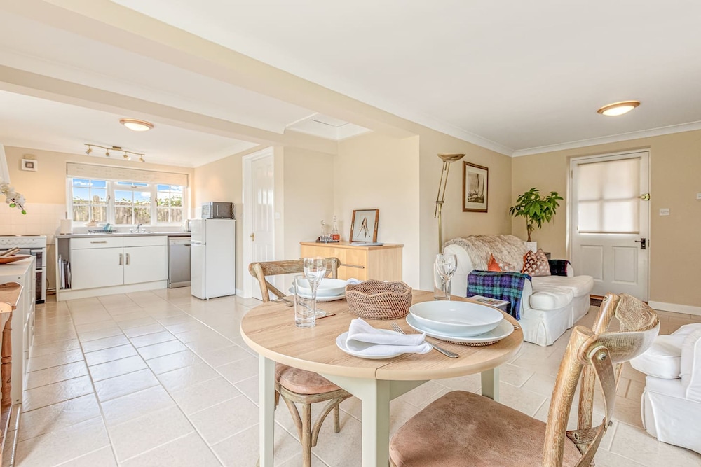 Mulberry Cottage - From 110 Per Night