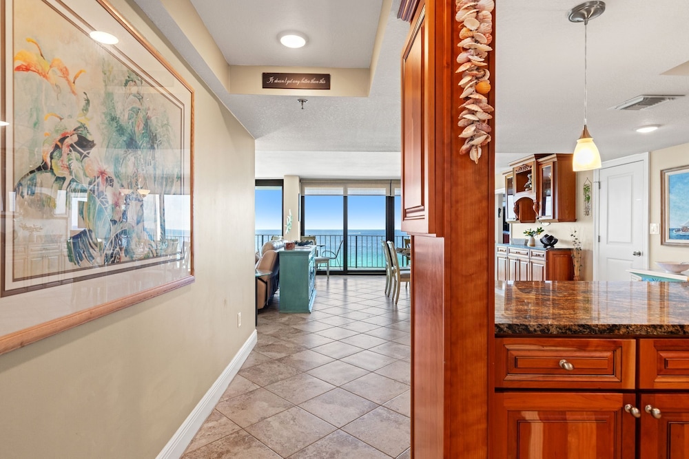 It Doesnt Get Any Better Than This! 2BR 2BA Sleeps 8 Beachfront!