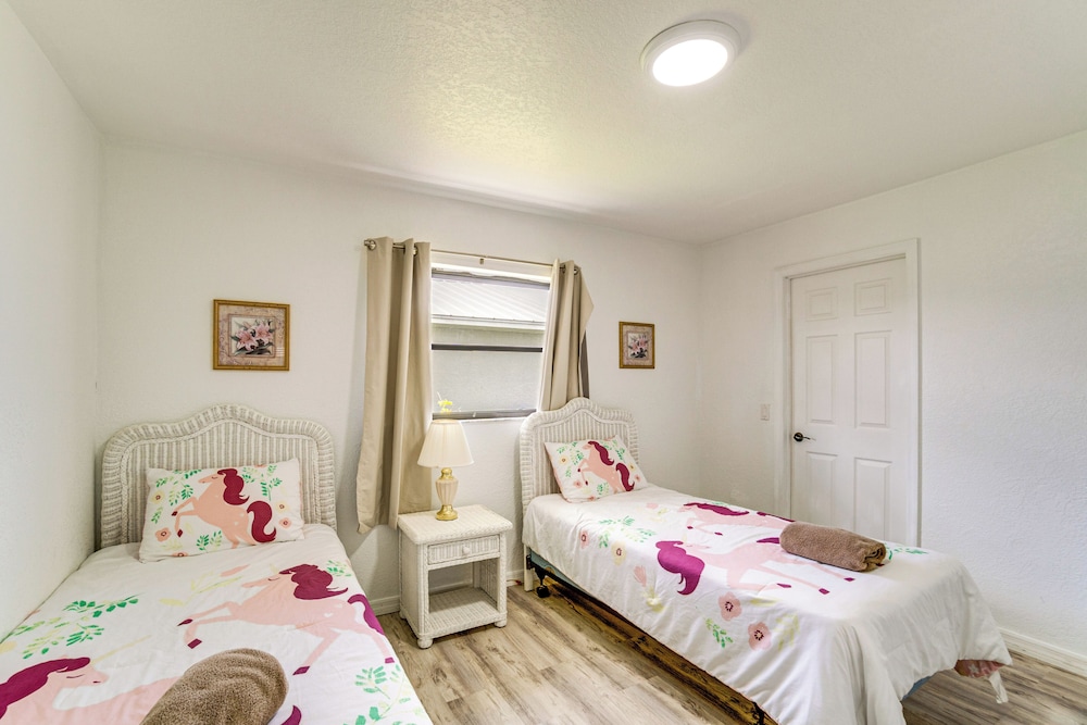 4 Mi to Beach: Canal-front Home in Port Charlotte!