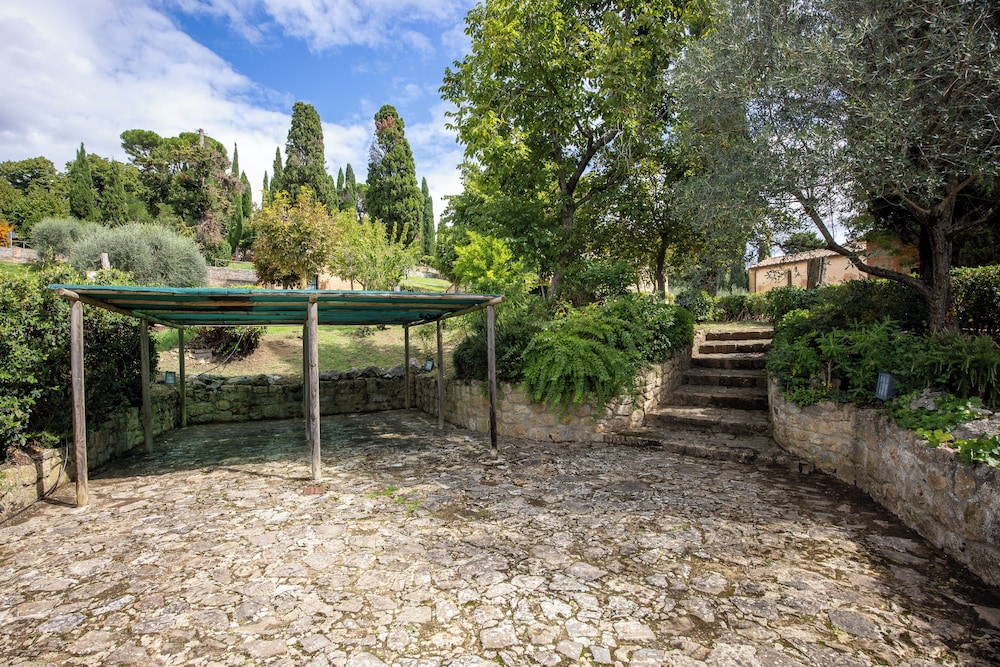 Maria Gabriella Home & Cottage