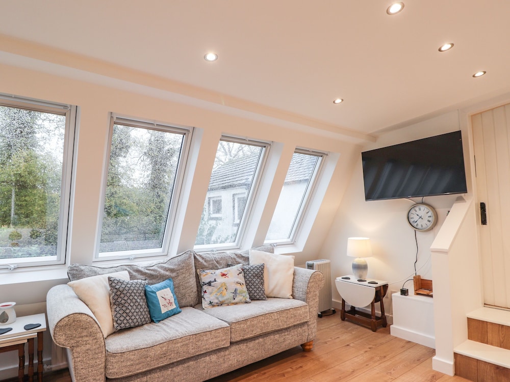 3 Dunrobin Street
