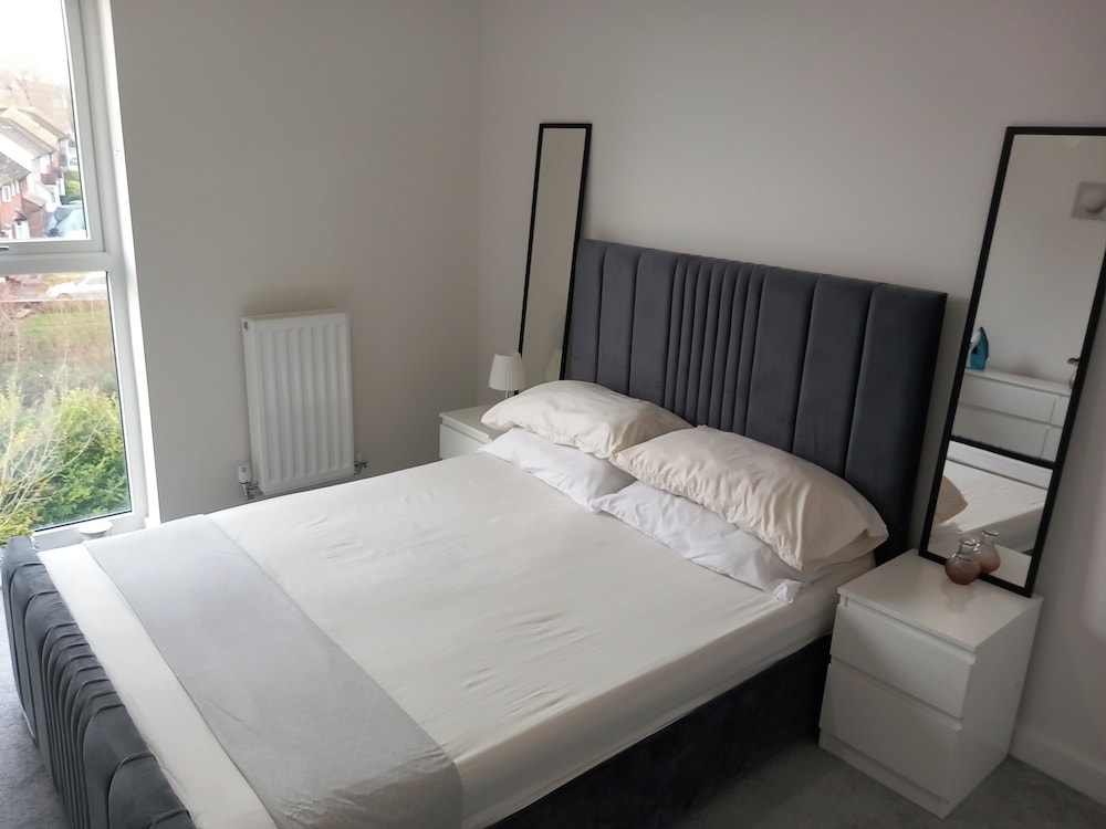 Tranquil Loughton Apartment Retreat