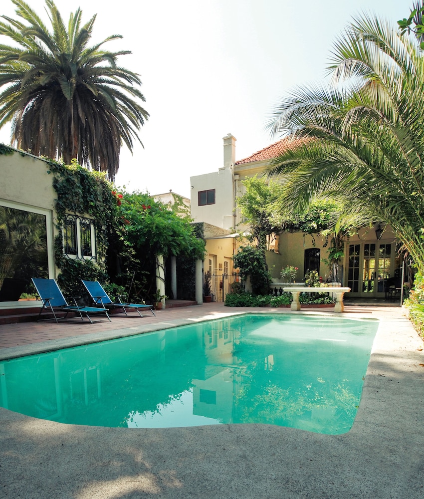 Hotel L'Ambassade - Image 1