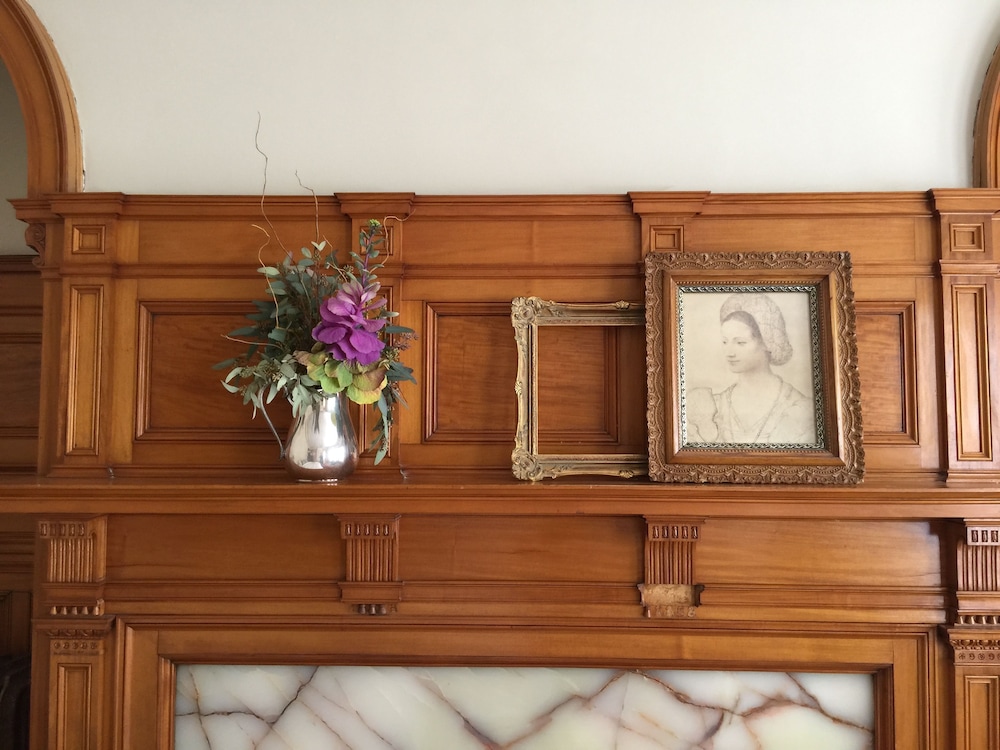 Buffalo Vacations - InnBuffalo off Elmwood - Property Image 5