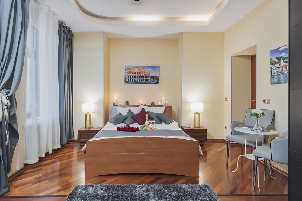 GM Apartments roomy mansion at Arbat