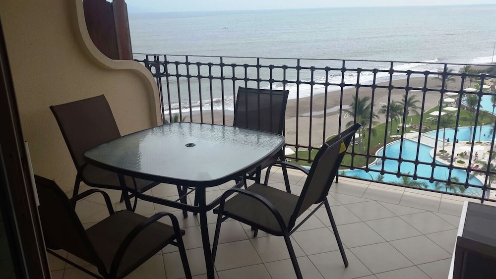 Unlimited Luxury SANMILLAN'S Condo
