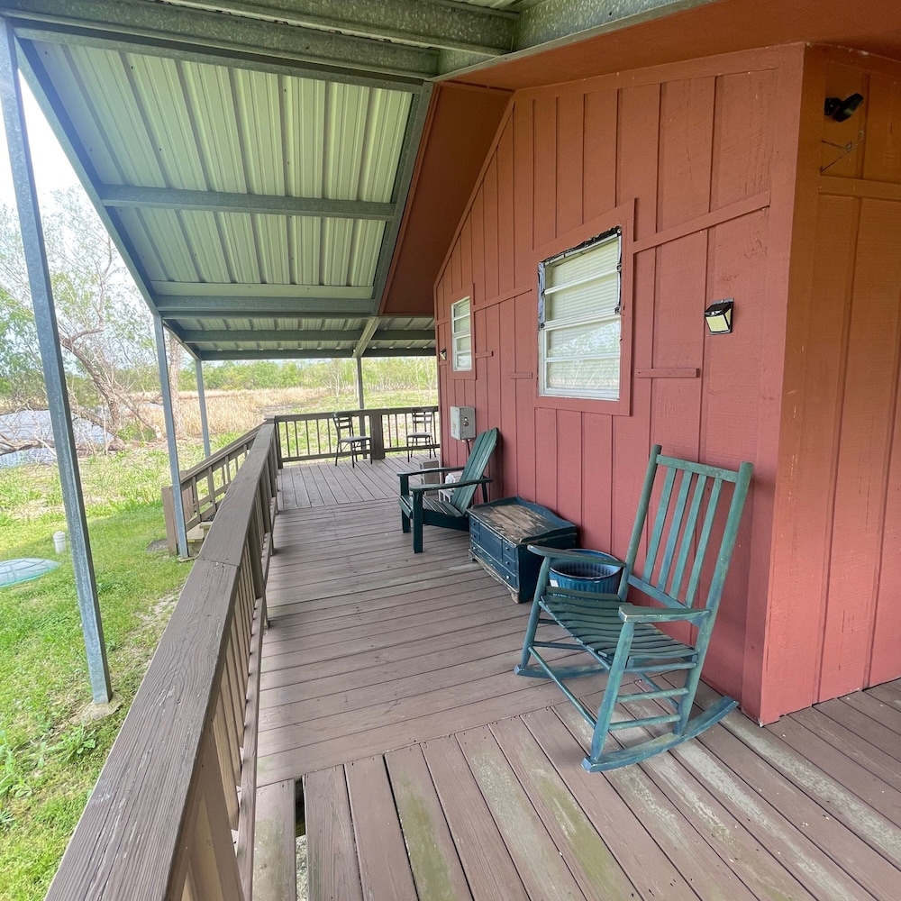 Cozy Cajun Cabin Quiet Retreat on the Bayou 1B 1B
