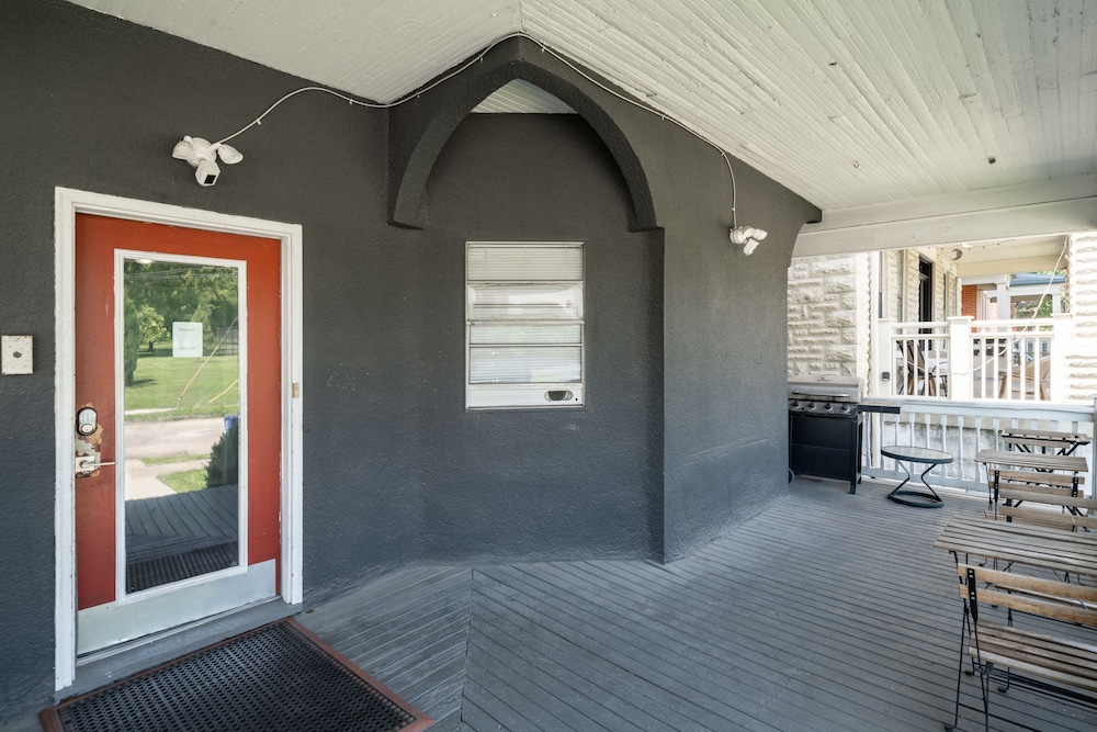 Jungle House Modern Lofts – Arena District & Short North - Image 1