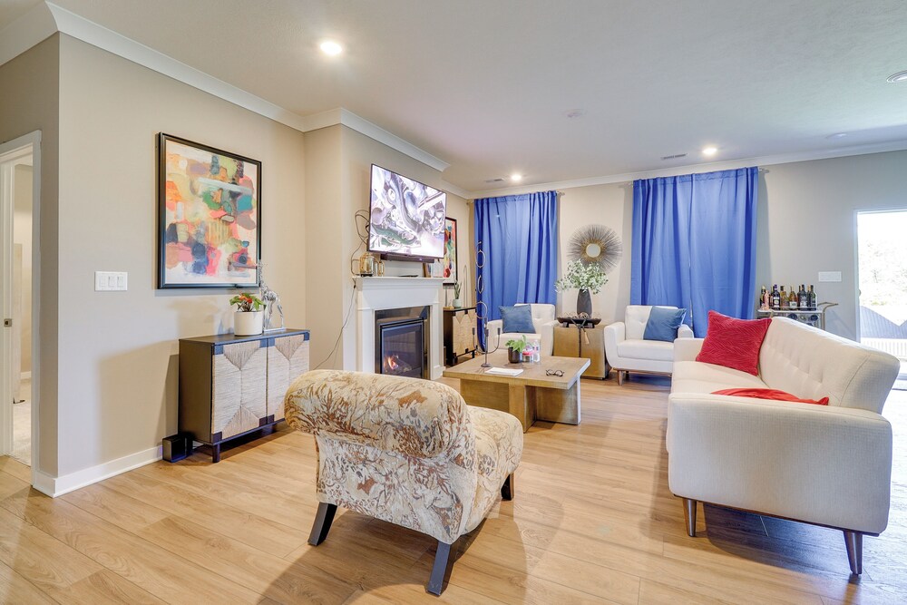 7 Mi to Boyce Park: Family Townhome in Verona!