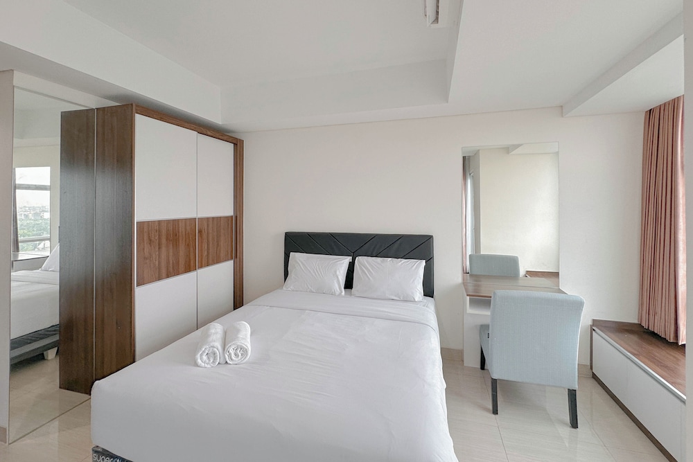 Tidy and Strategic Location Studio Grand Sungkono Lagoon Apartment