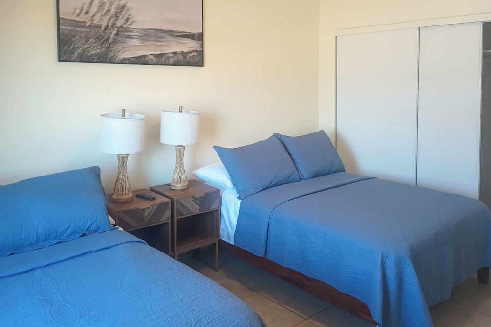 Desert Escape: 360 Mtn Views & Saltwater Pool/spa