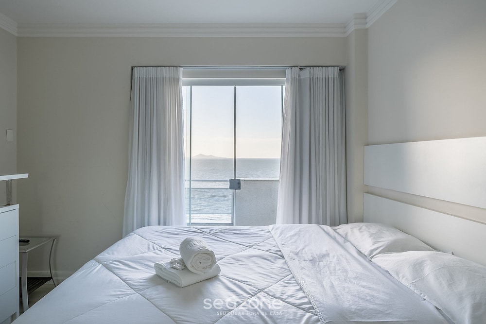 Cozy 3BR apt W/balcony sea View Cet1702