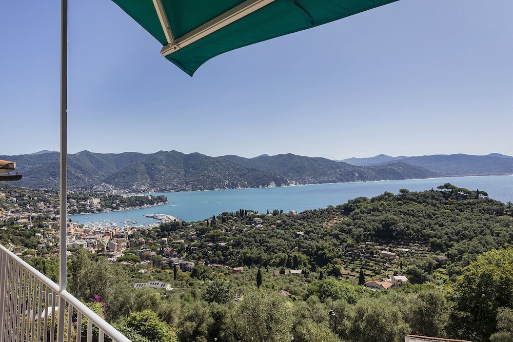 Orizzonte Blu With Terrace by Wonderful Italy