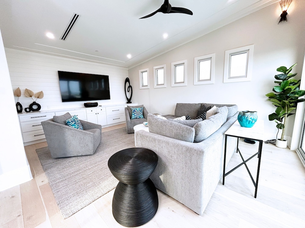 Ocean Breeze 5 Bedroom Home
