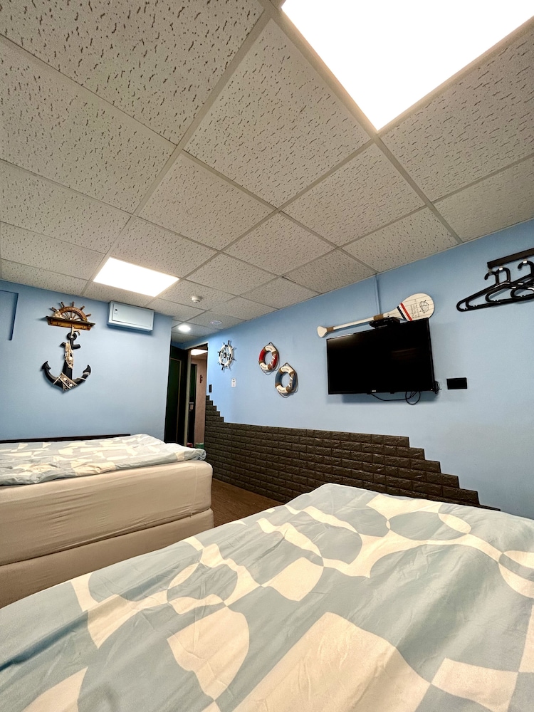 Ximen Triple Tiger Hostel