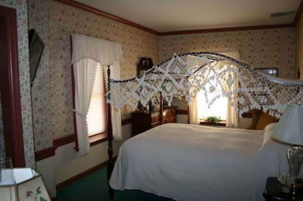 Strasburg Village Inn view 2
