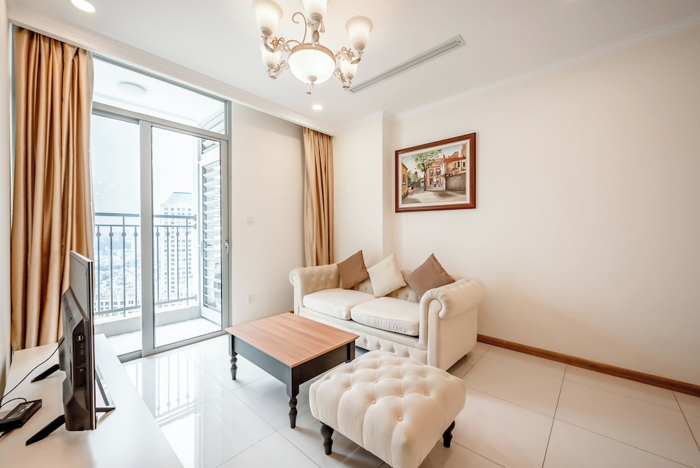 PD Pristine Apartment Landmark Plus