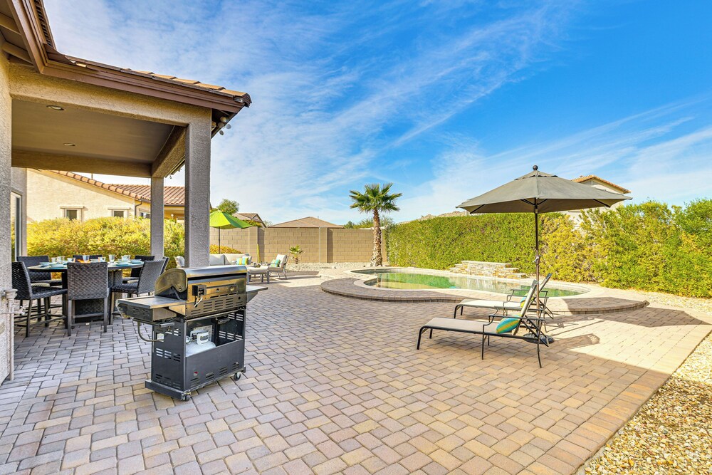 Outdoor Oasis in Goodyear: Stay & Play!