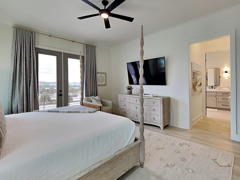 Viviana #10 by Southern Vacation Rentals