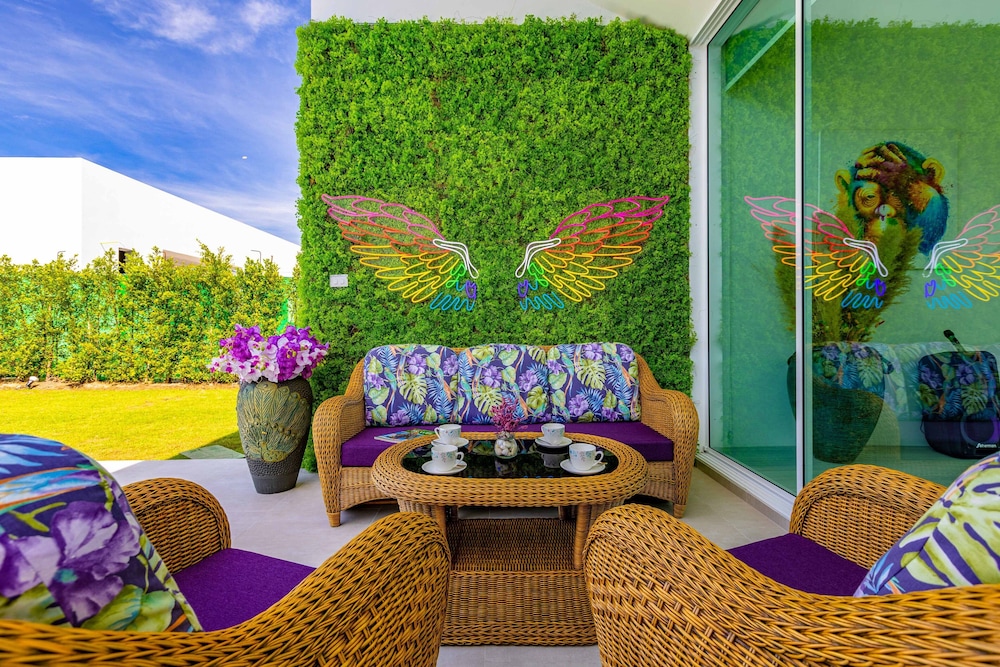lounge