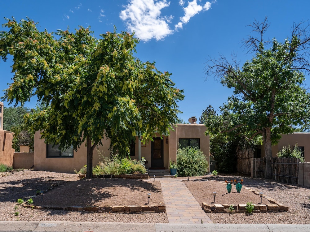 Kiva Cottage by Kokopelli Property Management view 3