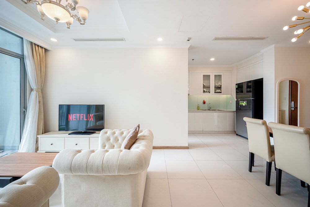 PD Pristine Apartment Landmark Plus