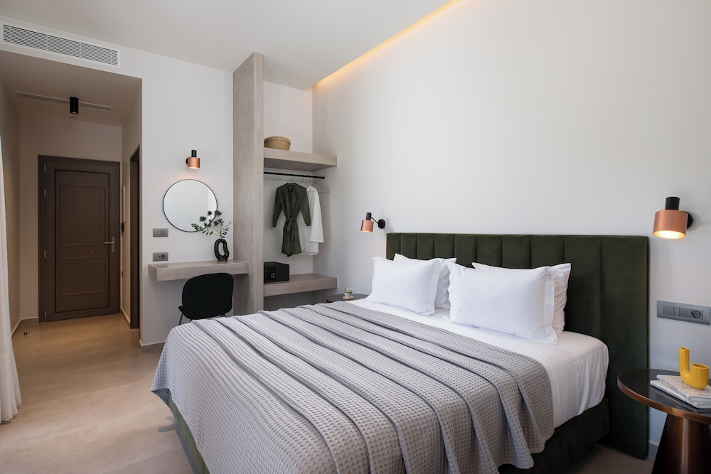 Reveli Suites
