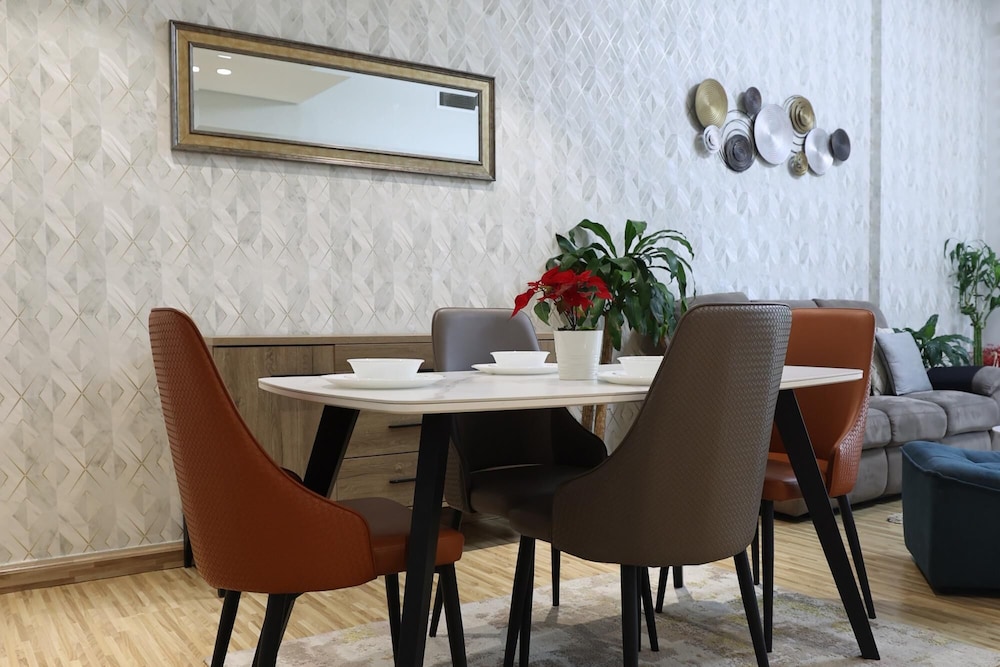 Elite LUX Holiday Homes - Ultra Stylish 2BR Thriving Community in Production City Dubai