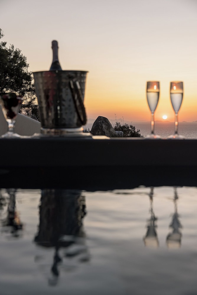 GTK Santorini Oia Sunset Villas