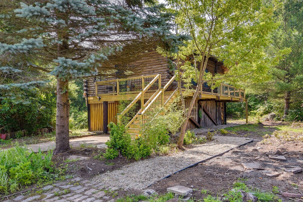 Fairhaven Harbor-front Gem - Steps From the Water!