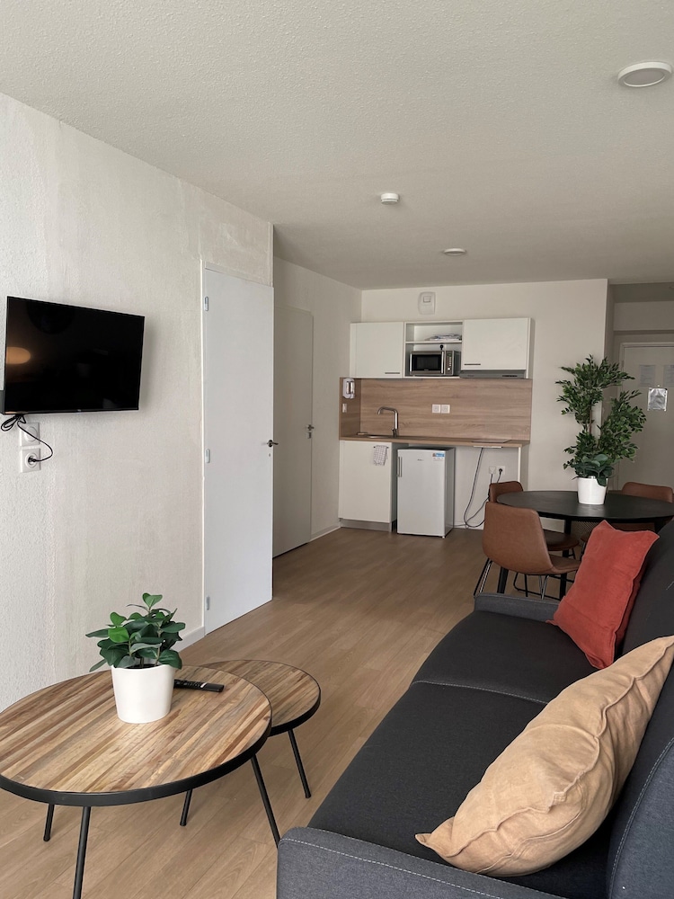 Montpellier Vacations - Apparteo Montpellier - Property Image 2