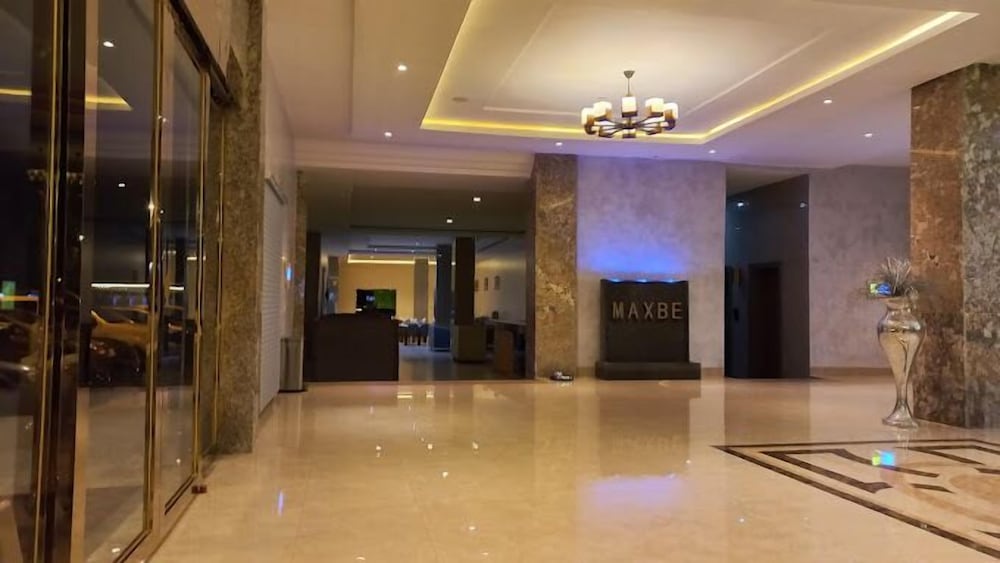 Maxbe Continental Hotel