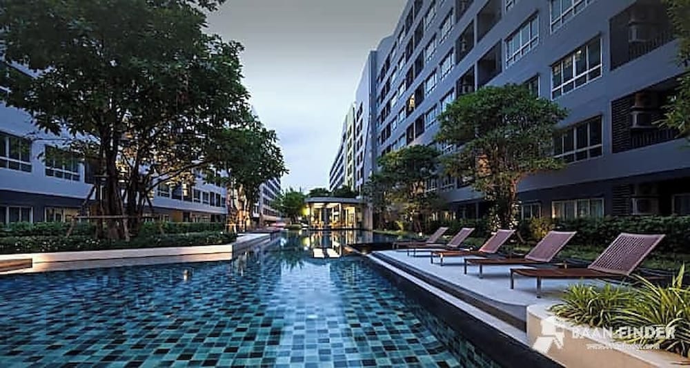 Modern Bangkok Apartment With Pool & Fitness
