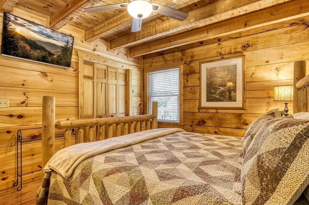 Tennessee Risky 3 Bedroom Cabin