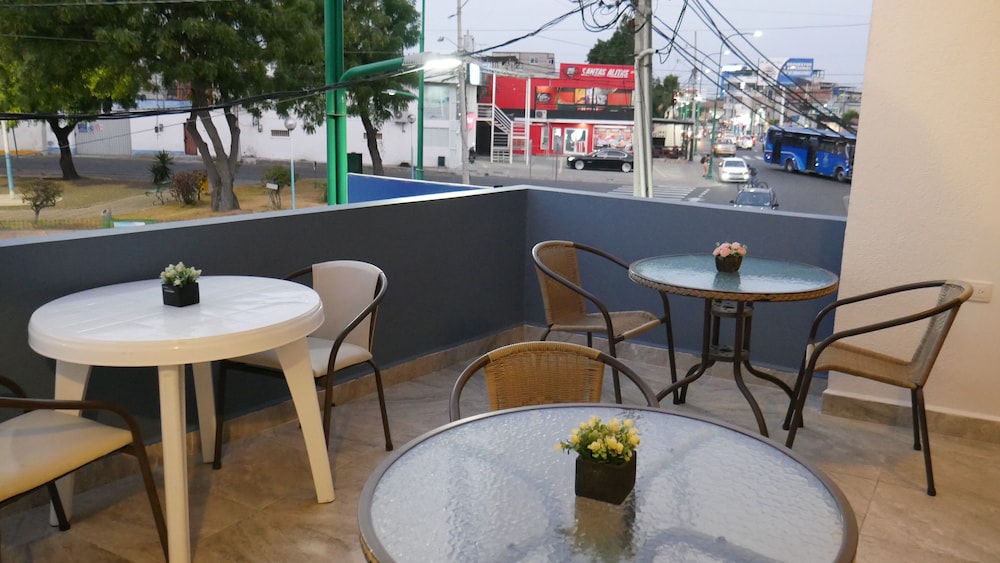 Park View Hostel & Suites
