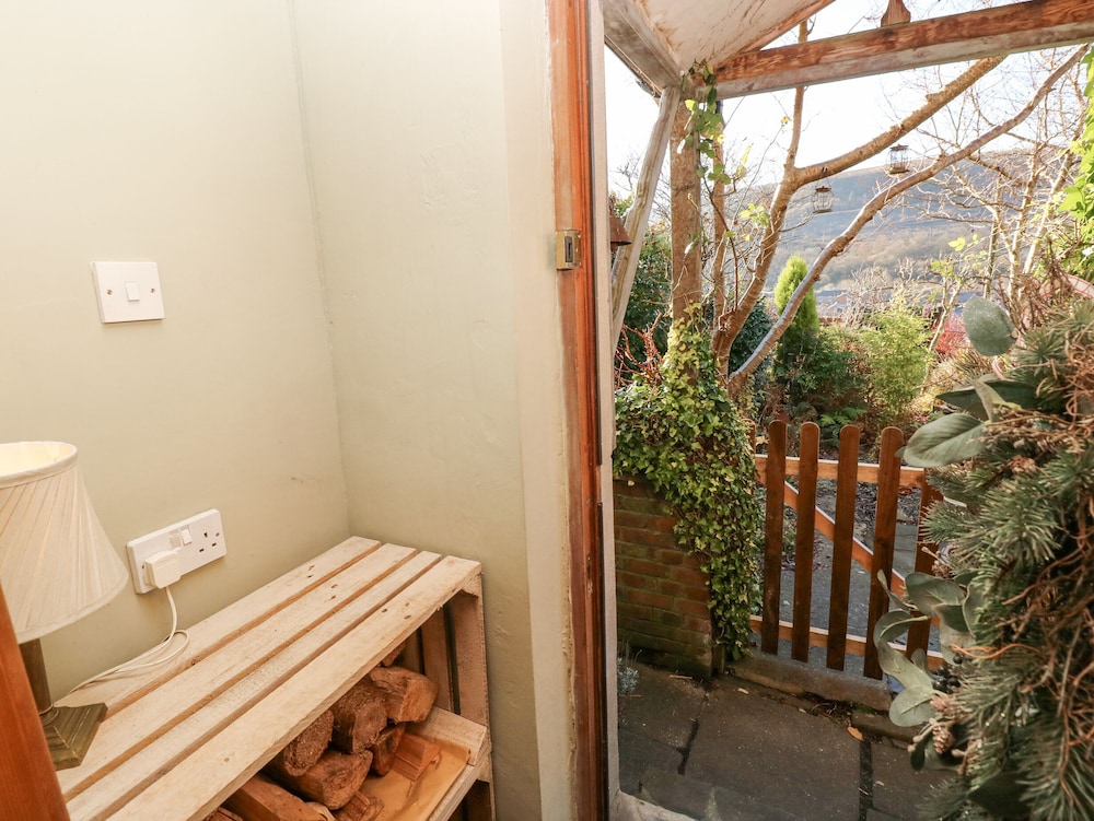 Hillside Holiday Cottage