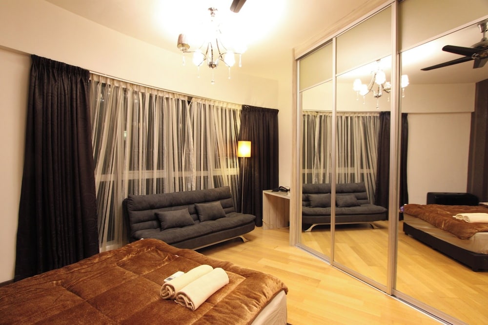 NaiBnB @ Regalia Residence