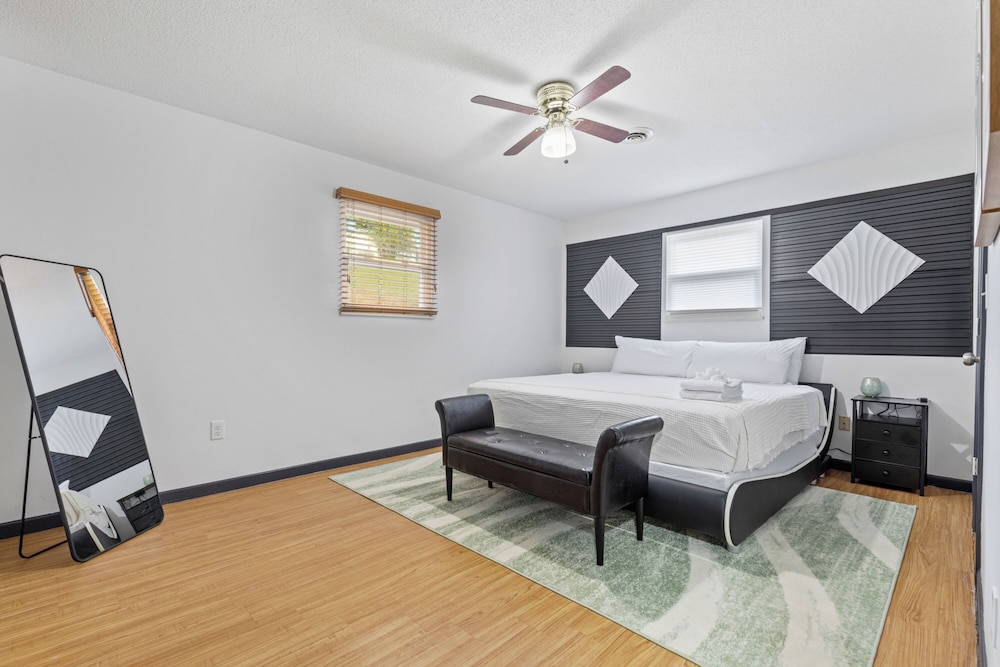 Noir Manor 3BR House