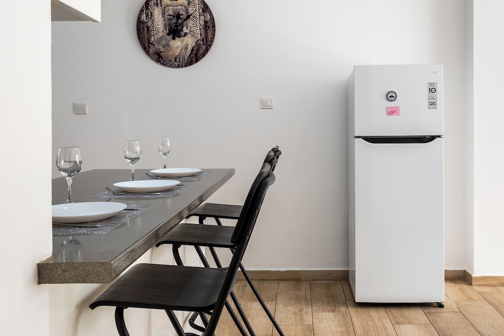 Levante - 2-BR Apt. & Terrace in Larnaca