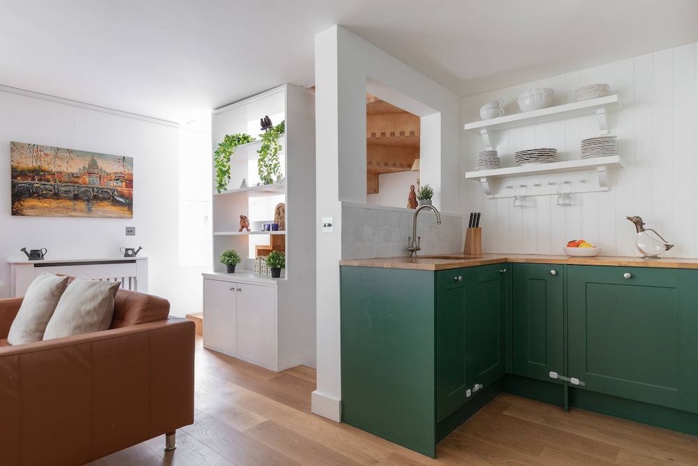 Alba Place III by Onefinestay