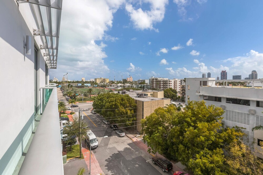 Private Condos at 1215 West by LMC - Image 4