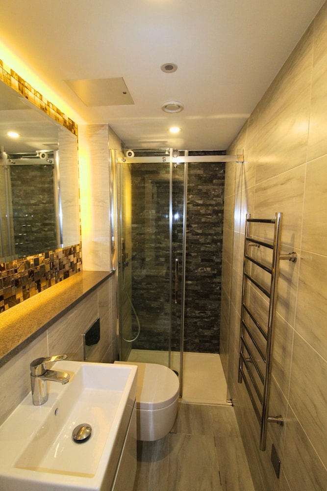 Baker Street Apartments by Viridian Apartments