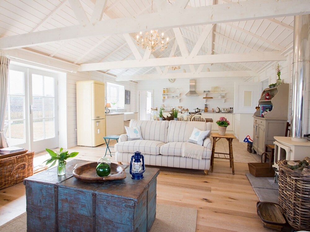 Lligwy Beach Cottage view 4